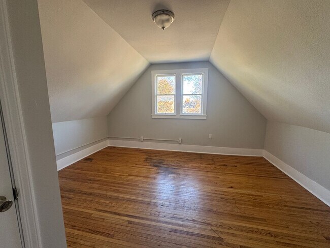 Building Photo - 302-304 Lenox Ave