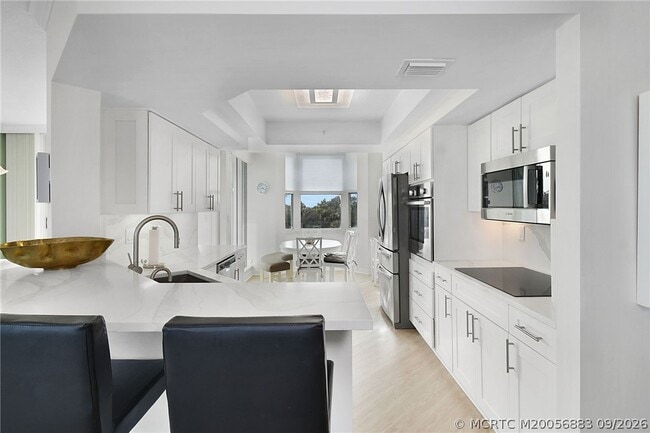 Building Photo - 8600 S Ocean Dr