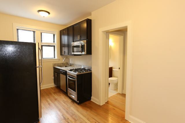 Building Photo - 4125 N Ashland Ave