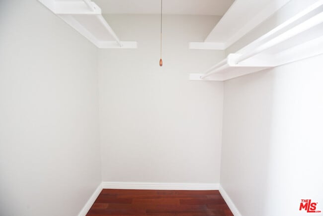 Building Photo - 2418 Graham Ave