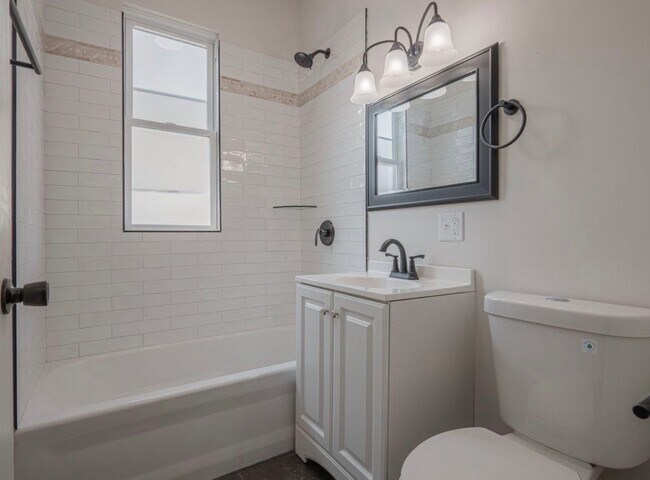 Building Photo - 7047 S Princeton Ave