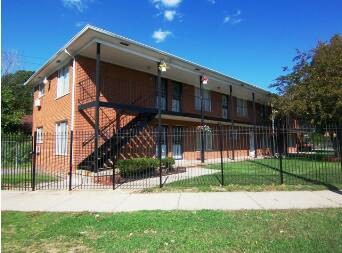 Primary Photo - 15811 Harper Ave