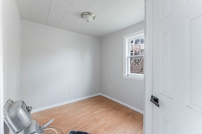 Building Photo - 3807 S Albany Ave