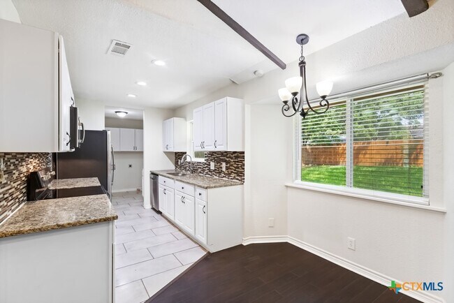Building Photo - 115 Da Gama Dr