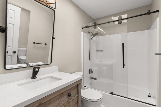 Building Photo - Welcome to your dream home in the picturesque Westridge neighborhood