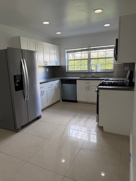 Building Photo - 8111 SW 129th Ave