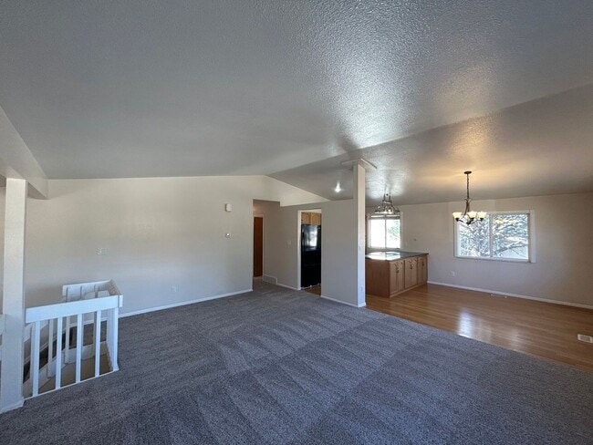 Building Photo - 2223 Ptarmigan Ln