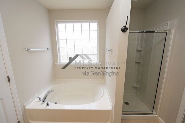 Building Photo - 1112 Garden Square Ln