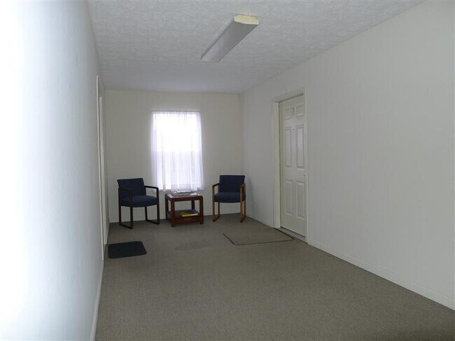 Building Photo - 1600 Alexandria Dr