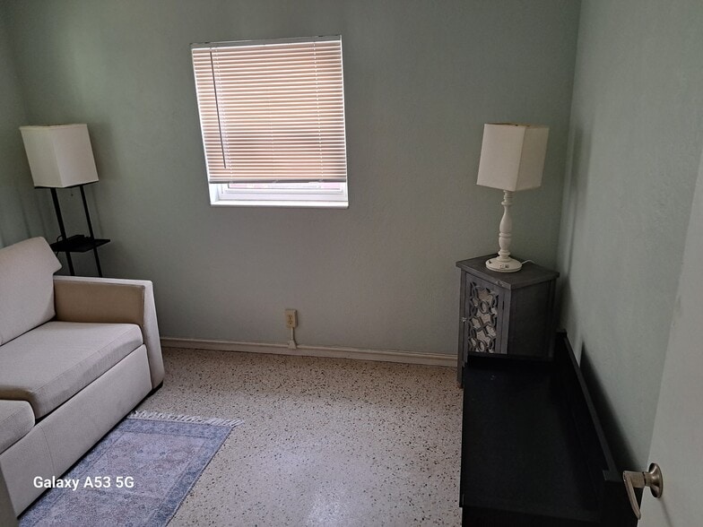 Front bedroom - 35 44th Ave