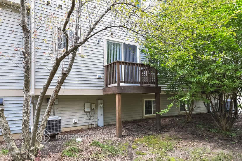 Building Photo - 203 Monarch Dr