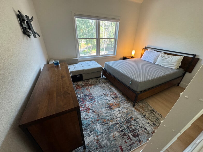 Building Photo - 655 Gold Rivers Ct