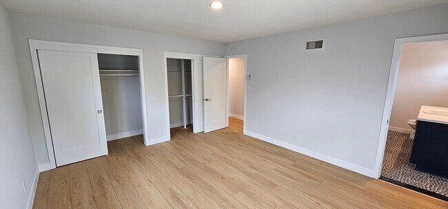 Building Photo - DEL CERRO / SAN DIEGO - Newly Remodeled Ch...