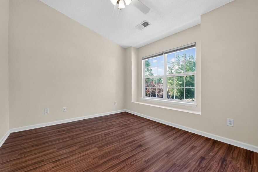 Building Photo - 204 Butler Pl