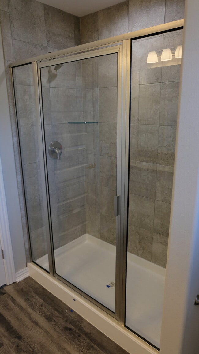 Building Photo - 1/2 off first month rent!  Three Bedroom Two Bath - Now $1,799 a month!