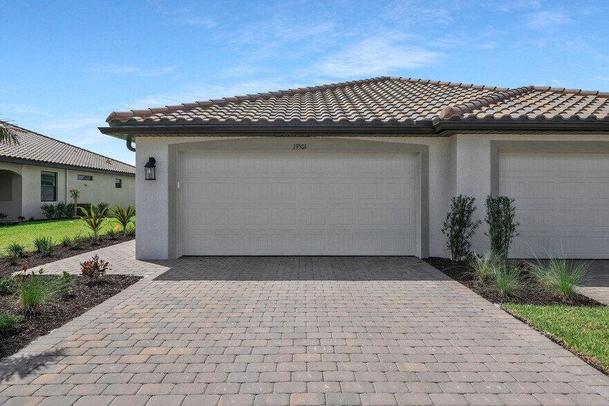 Building Photo - 19501 Hinkley Dr