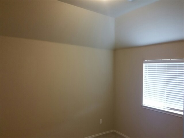 Building Photo - 1124 Long Pointe Ave