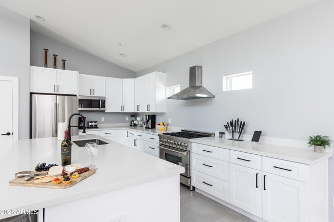 Building Photo - 3043 N 85th Pl