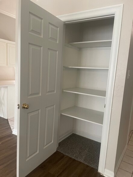 Building Photo - 2432 Melody Ln