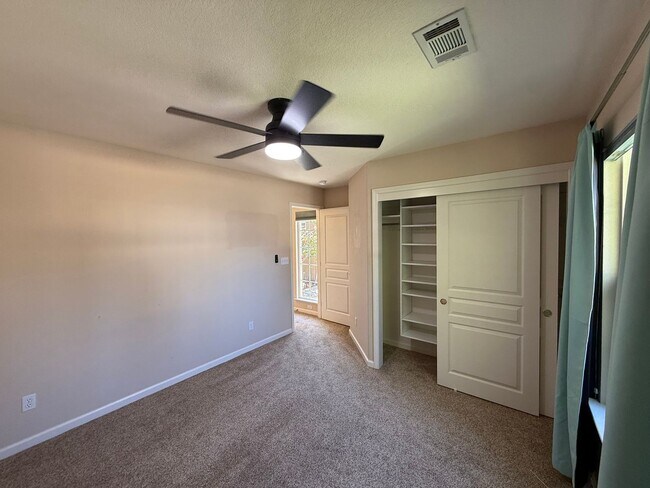 Building Photo - Single story home located in desirable northwest Modesto neighborhood!