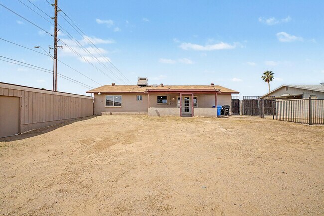 Building Photo - 17801 N 8th Dr