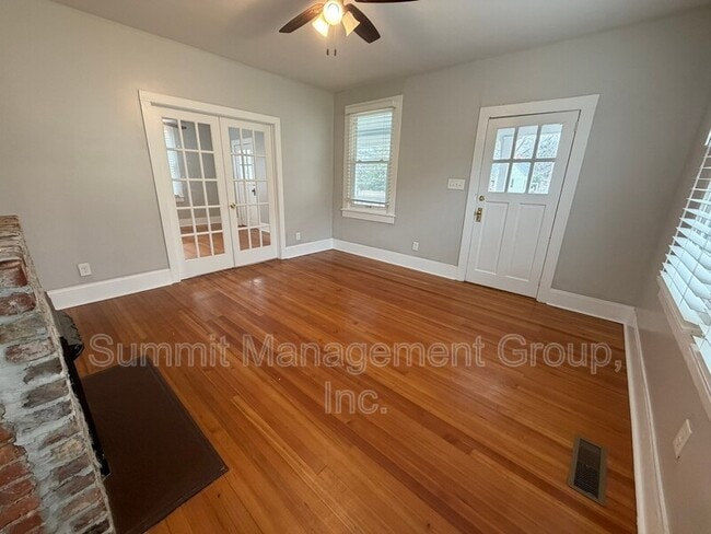 Building Photo - 8 N Broad St