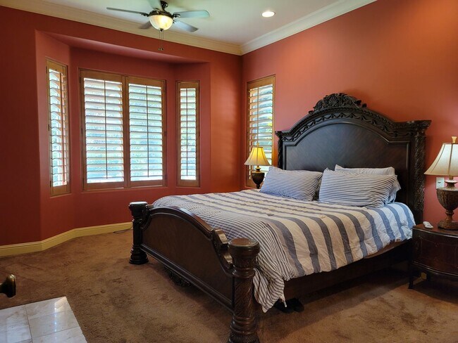 Building Photo - Very nice custom Camarillo 4+4 family home in great private location!