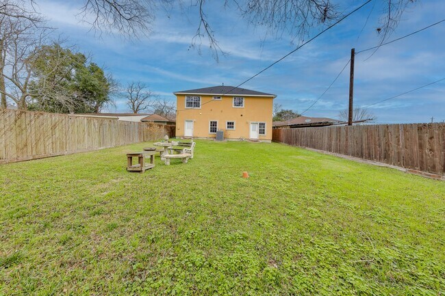 Building Photo - 8514 Bonner Dr