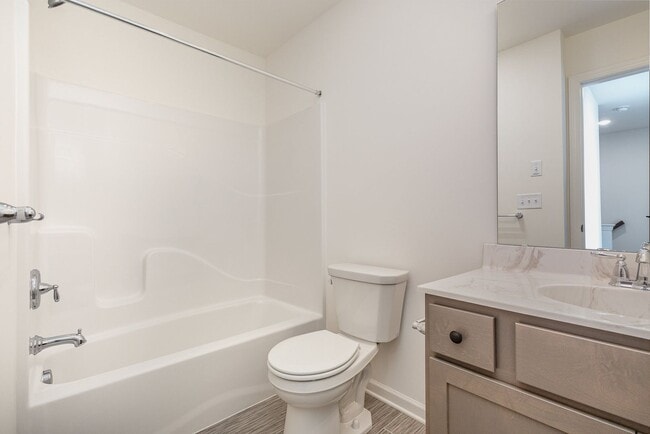 Building Photo - Move in by 12/1/24 for HALF OFF FIRST MONT...