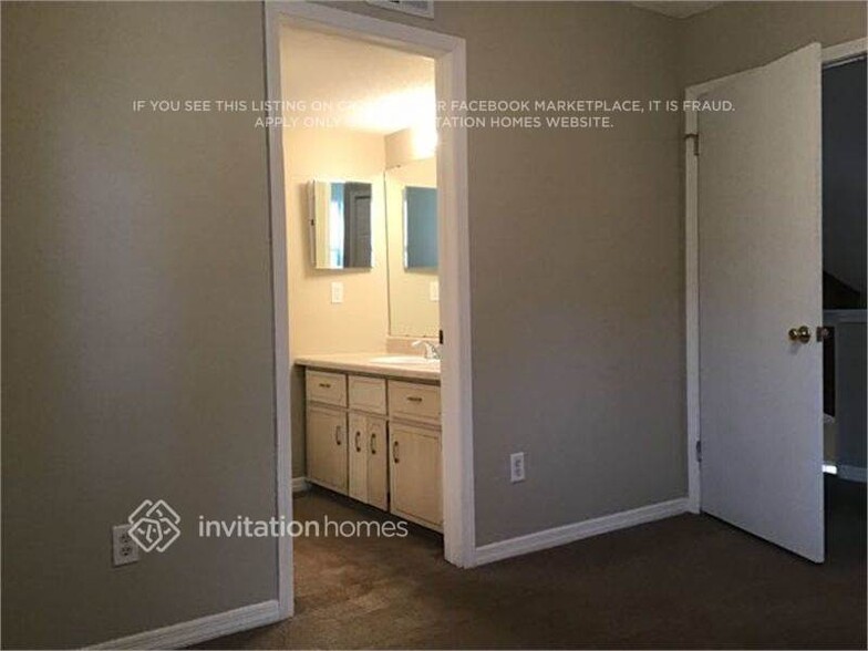 Building Photo - 13055 Bent Pine Ct E