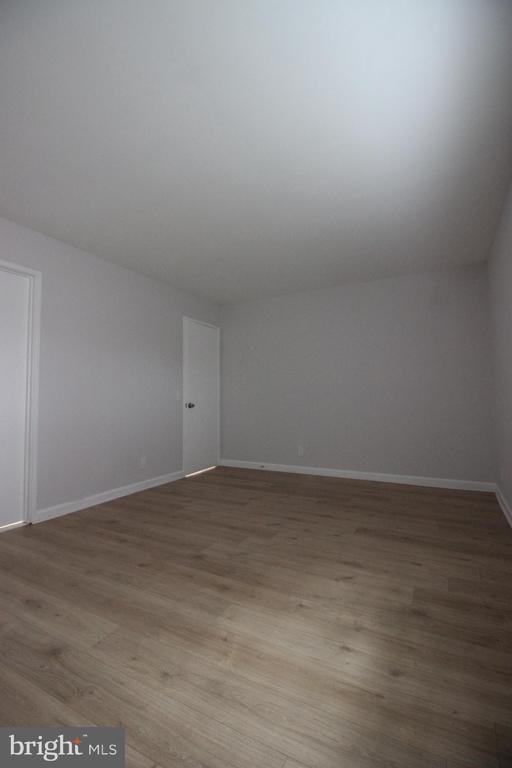 Building Photo - 2432 Glengyle Dr