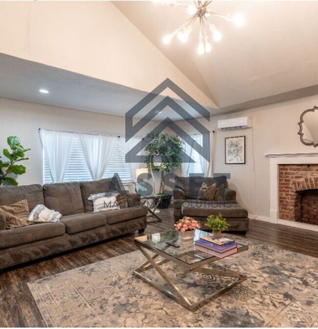 Building Photo - 2-Bed Furnished or Unfurnished The Choice Is Yours!