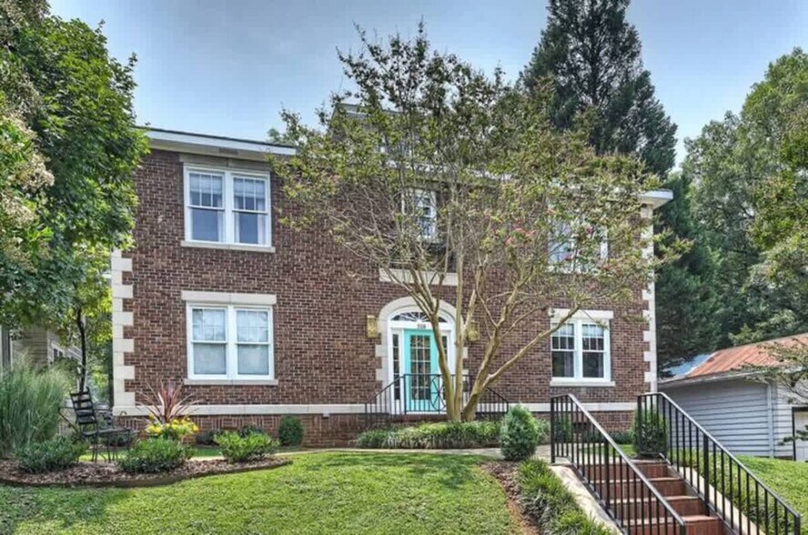 Building Photo - 518 Lamar Ave