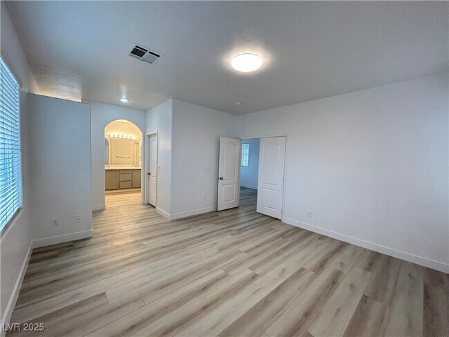 Building Photo - 8618 Peaceful Dreams St