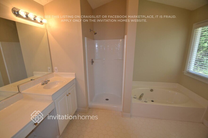 Building Photo - 2601 Dreux Ct