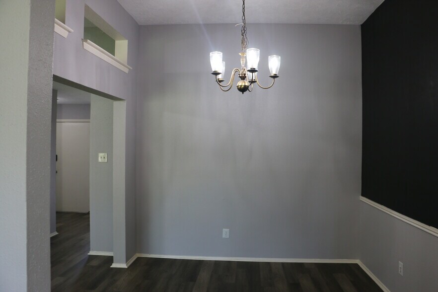Building Photo - 446 Richvale Ln