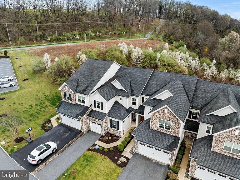 Building Photo - 3413 Bergamont Way
