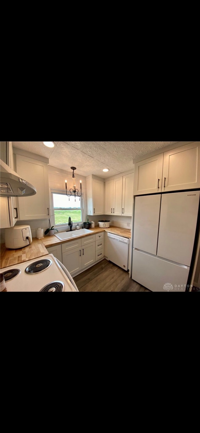 Building Photo - 9409 OH-571