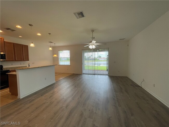 Building Photo - 1509 Birdie Dr