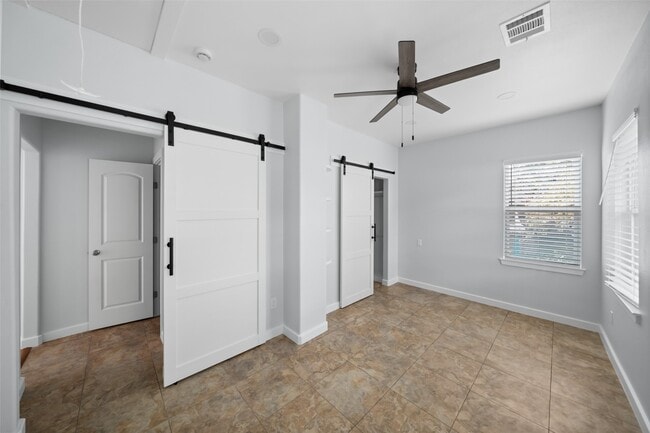 Building Photo - 303 Welch St