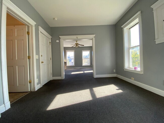 Building Photo - 1502-1506 S Burdick