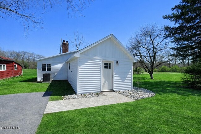 Building Photo - 675 Mac Elroy Rd