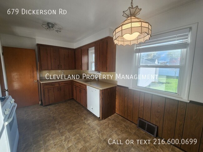 Building Photo - 679 Dickerson Rd