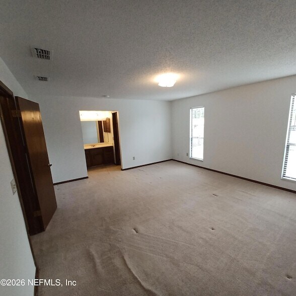 Building Photo - 2295 Foxwood Dr