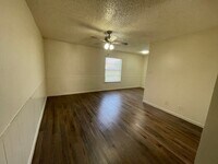 Building Photo - 1702 Kirk Ave