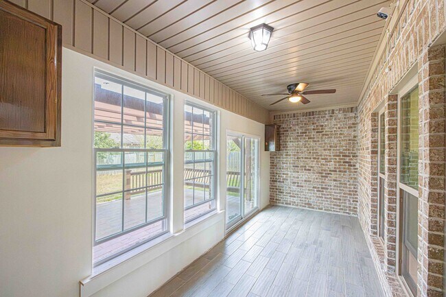 Building Photo - 27142 Gramercy Ln