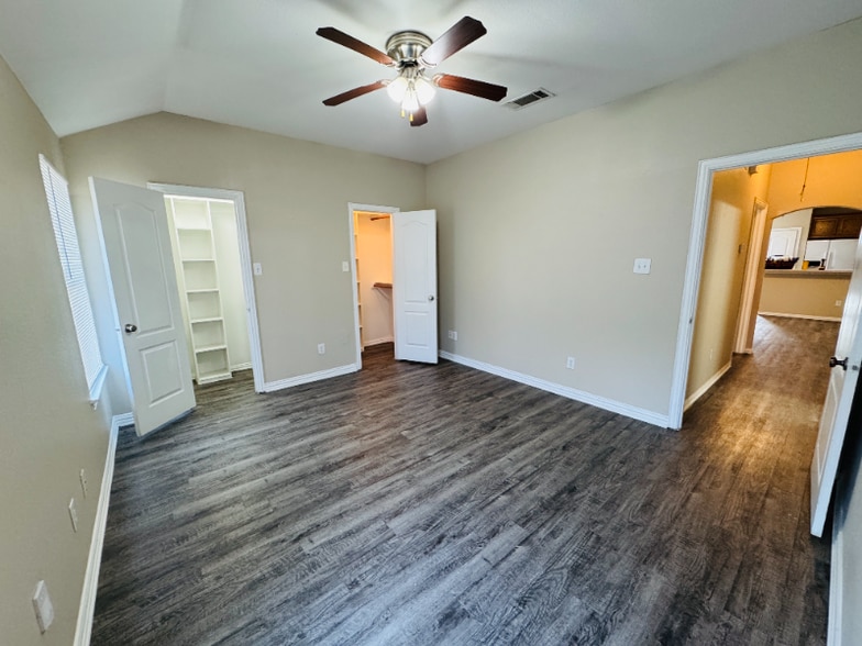 Building Photo - 5705 Swords Dr