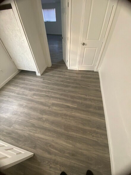 Building Photo - 732 N Victor Ave