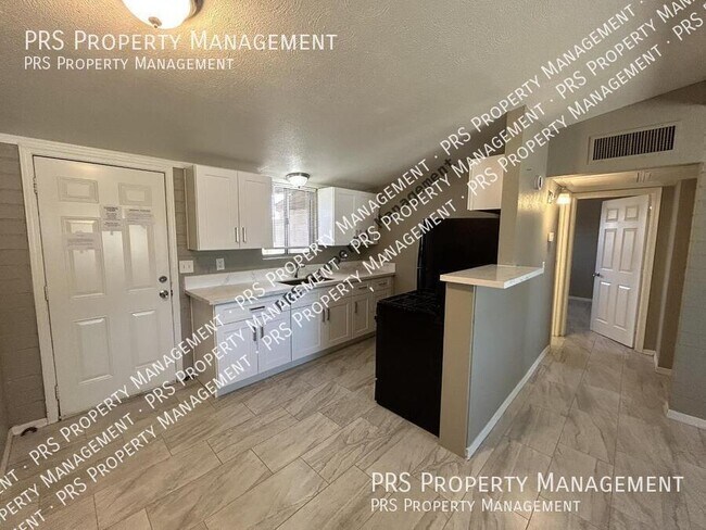 Building Photo - 761 N Delaware St