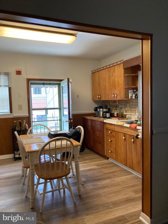 Building Photo - 210 W Gay St